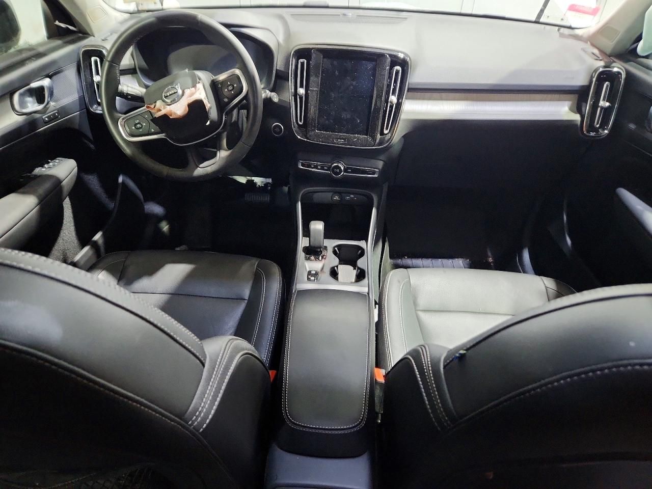 2024 Volvo Xc40 Core