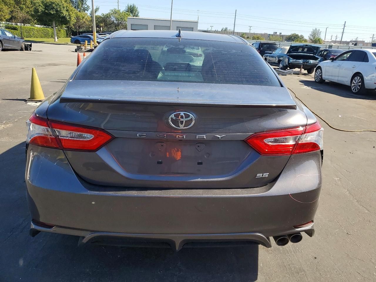 2020 Toyota Camry se