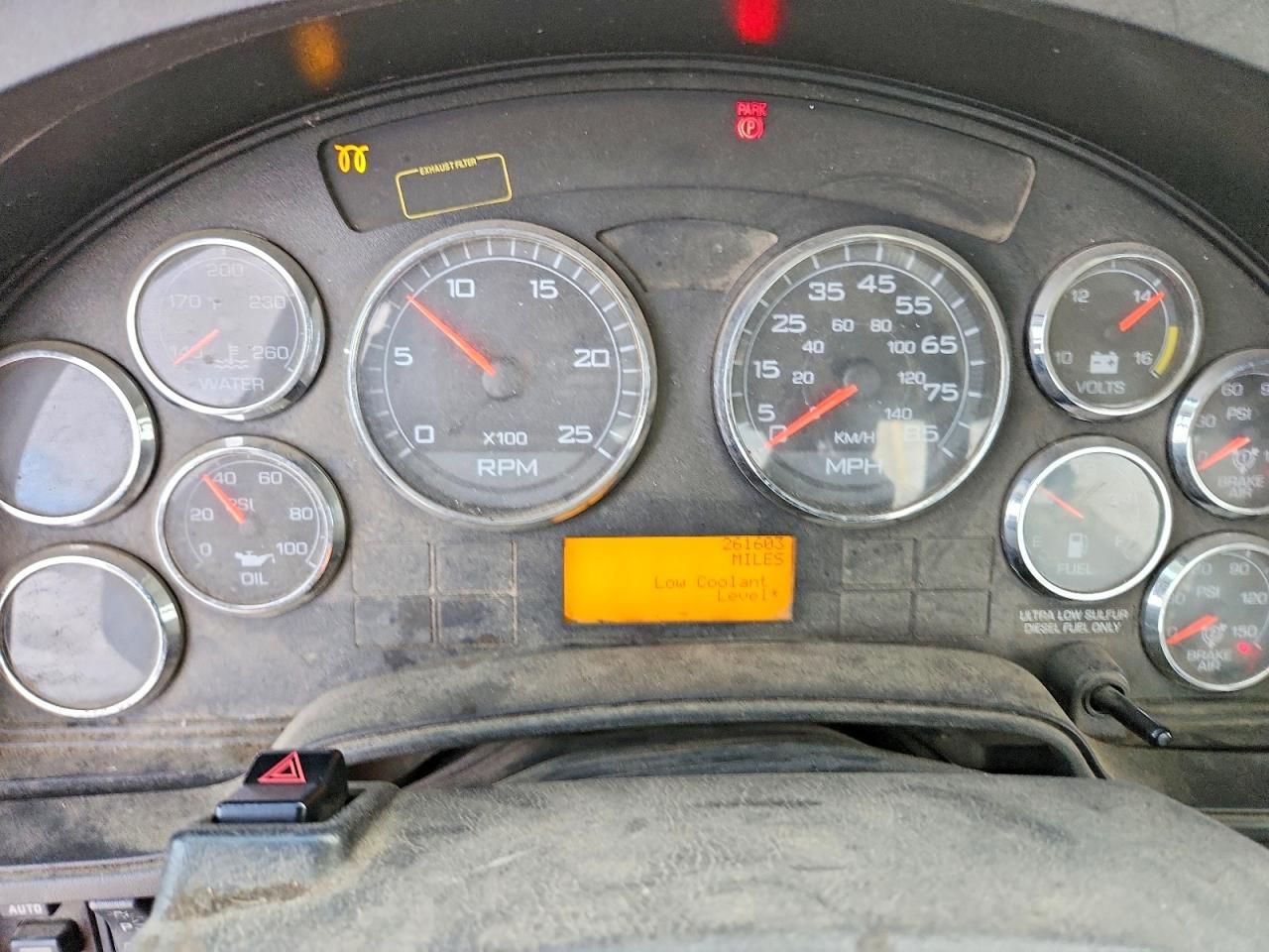 2013 International LF697 Semi Truck