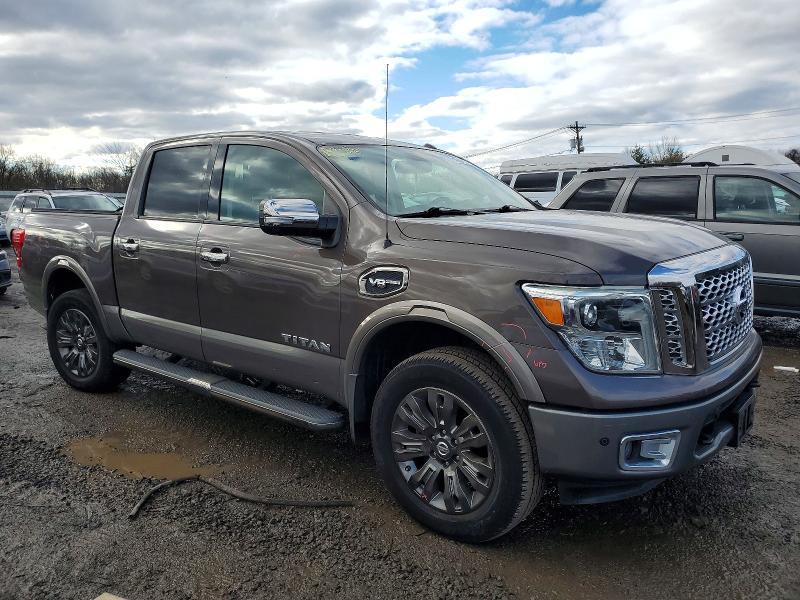 2017 Nissan Titan sv