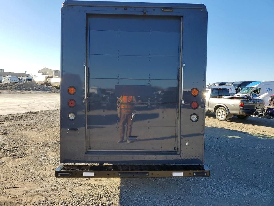 2020 Freightliner Mt 45G Chassis Delivery Truck