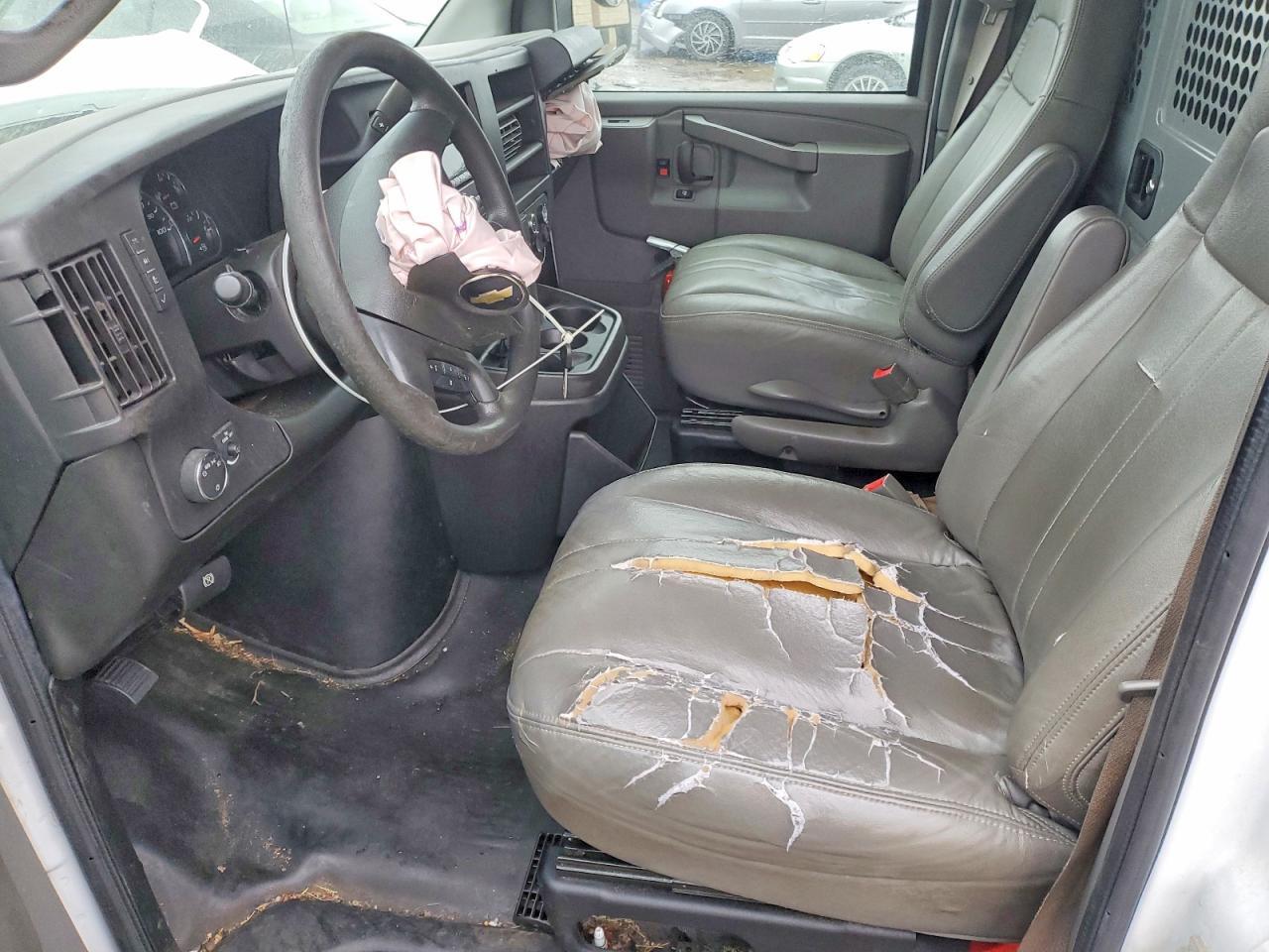 2018 Chevrolet Express G2500 Utility / Service Van