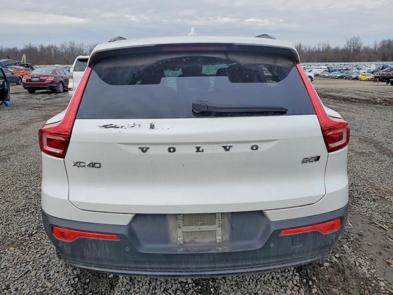 2024 Volvo Xc40 Plus