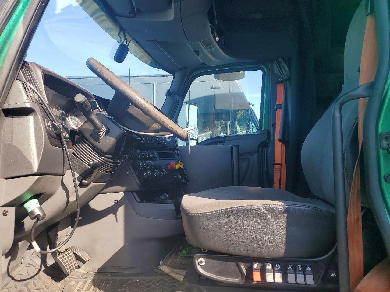 2020 International LT625 Semi Truck