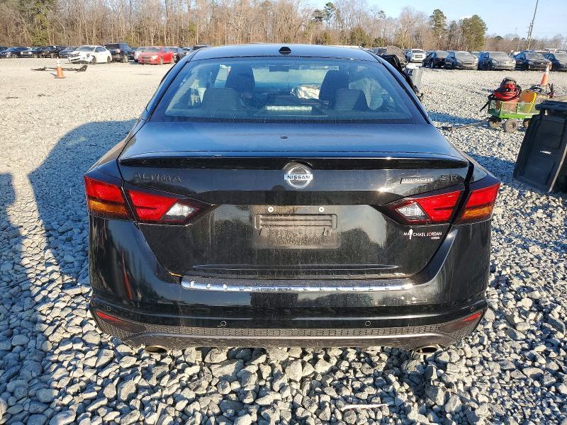 2022 Nissan Altima sr