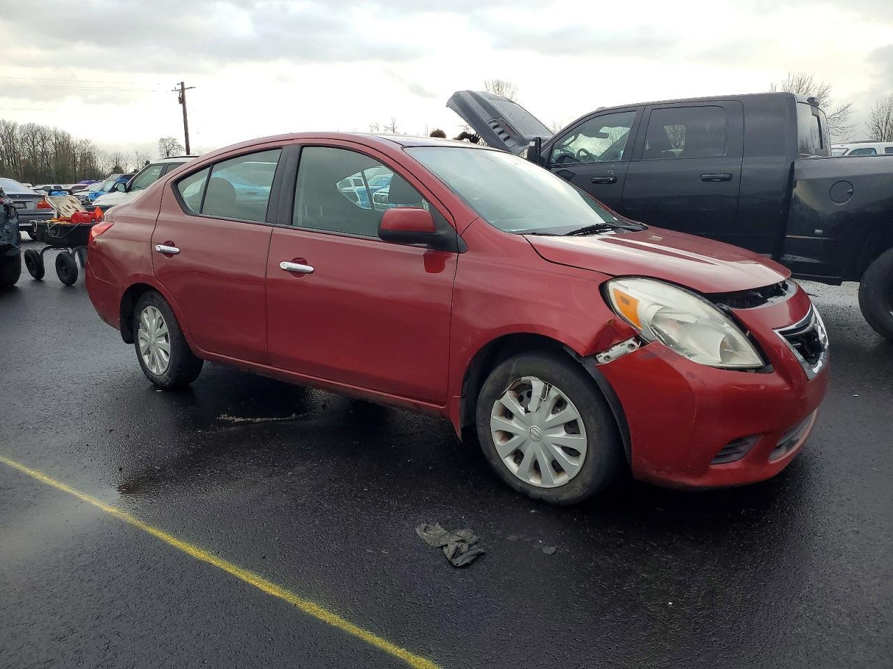 2012 Nissan Versa s