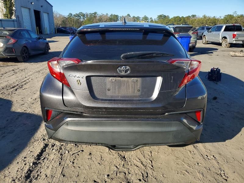 2021 Toyota C-hr xle