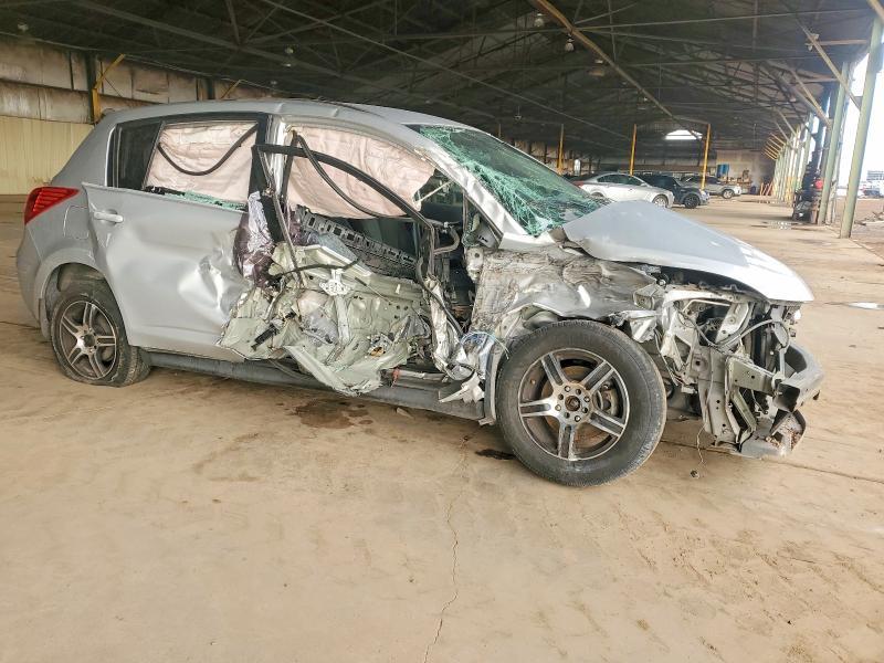 2011 Niss Versa 1.8 s