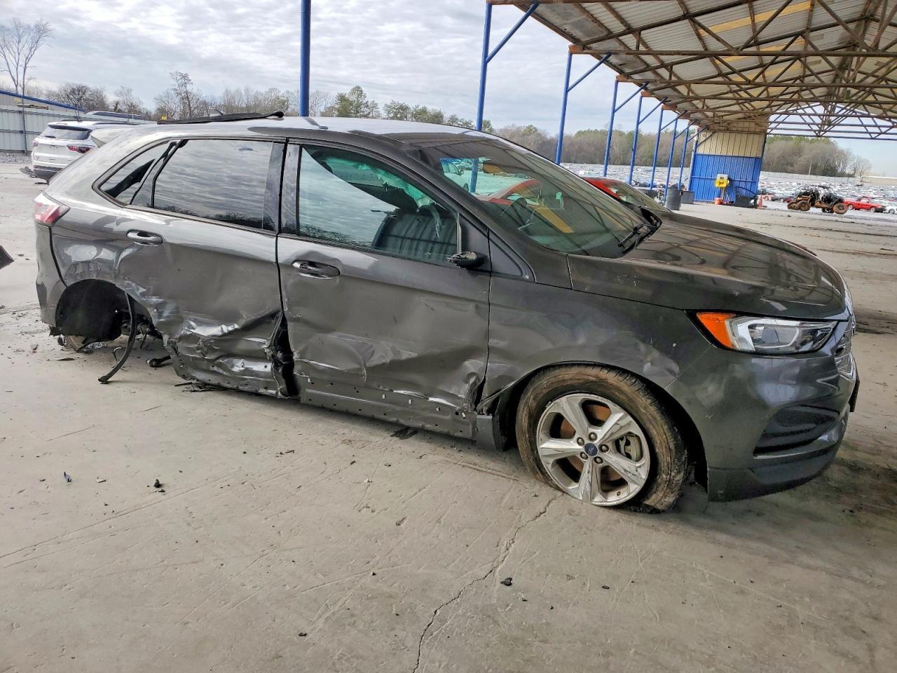 2020 Ford Edge se