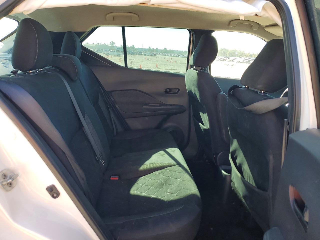 2018 Nissan Kicks s