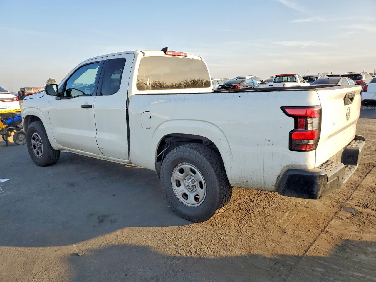 2022 Nissan Frontier s