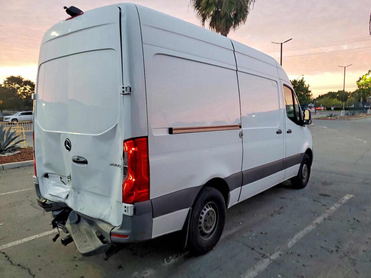 2020 Mercedes-Benz 2020 Mercedes Benz Sprinter 2500 Delivery Van