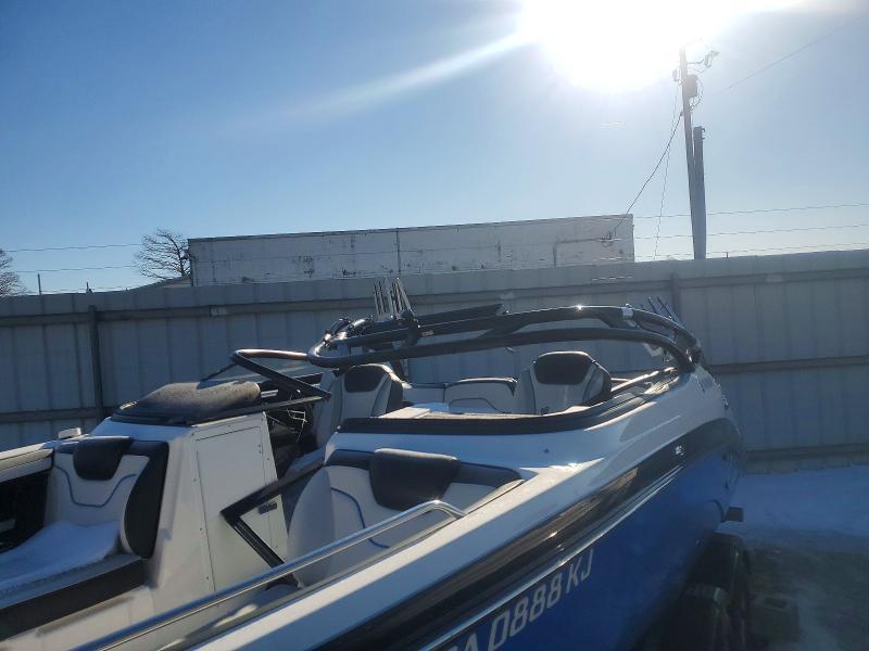 2017 Yamaha Boat