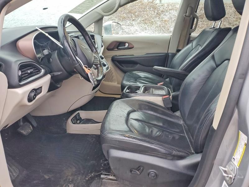 2019 Chrysler Pacifica Touring l