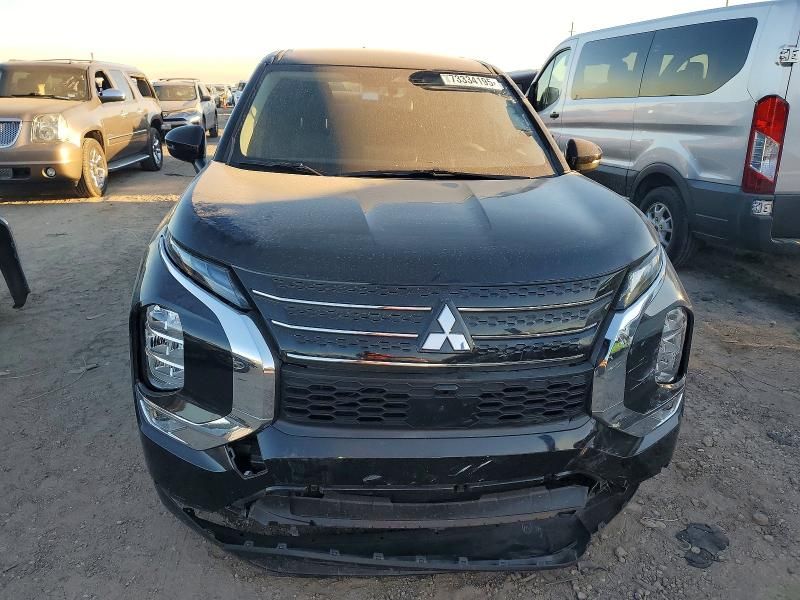 2024 Mitsubishi Outlander es