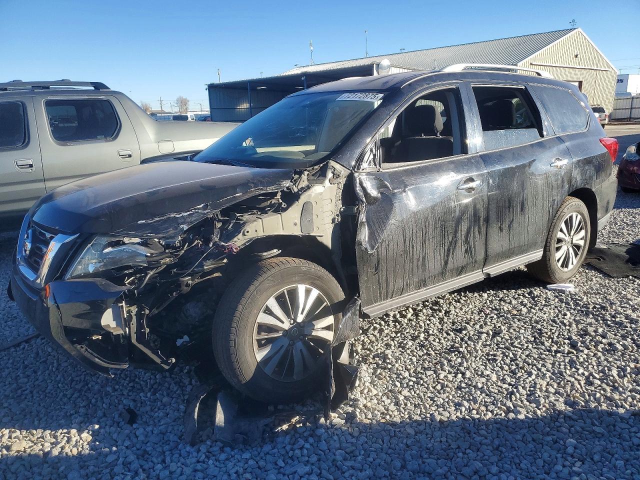 2017 Nissan Pathfinder s