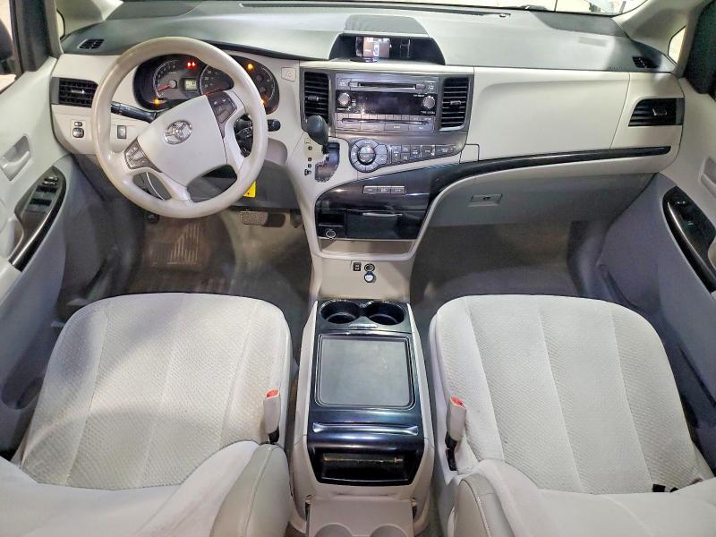 2013 Toyota Sienna le