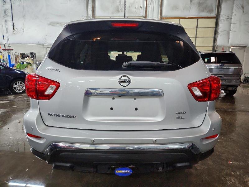 2017 Nissan Pathfinder sl