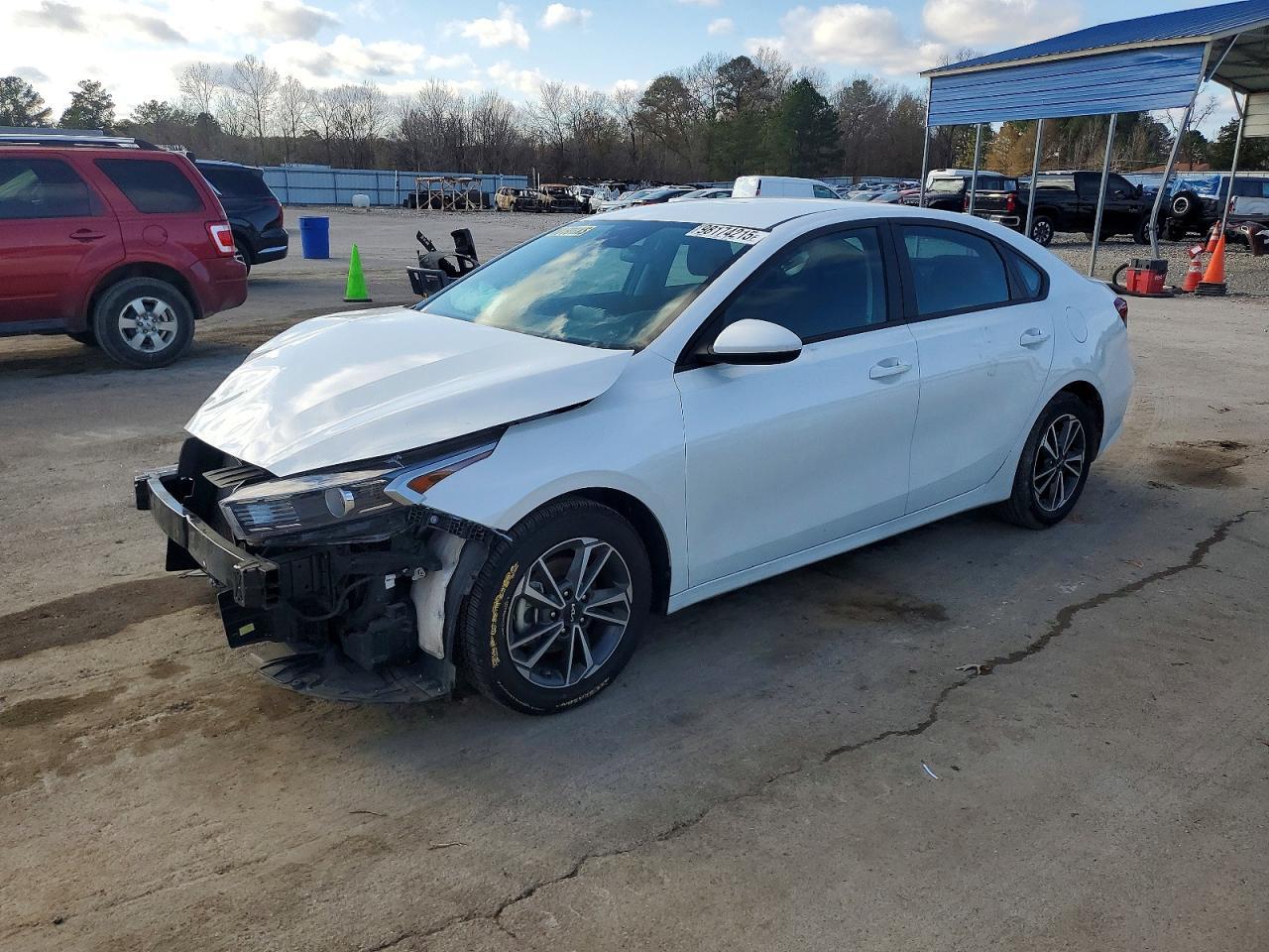 2023 KIA Forte lx