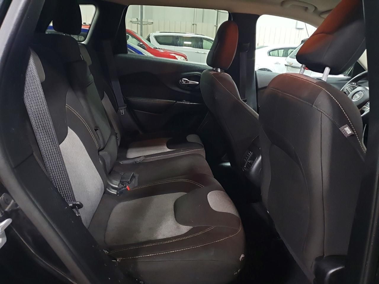 2016 Jeep Cherokee Sport