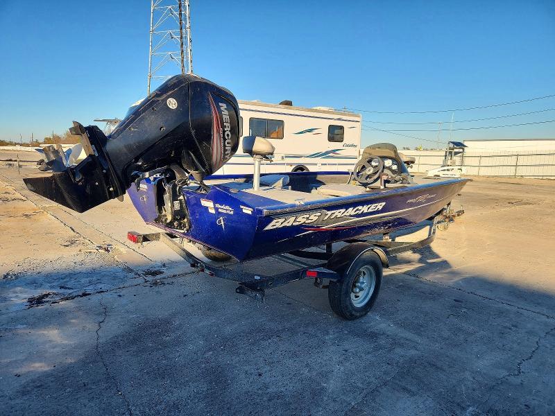 2015 Basstracker Tracker Boat