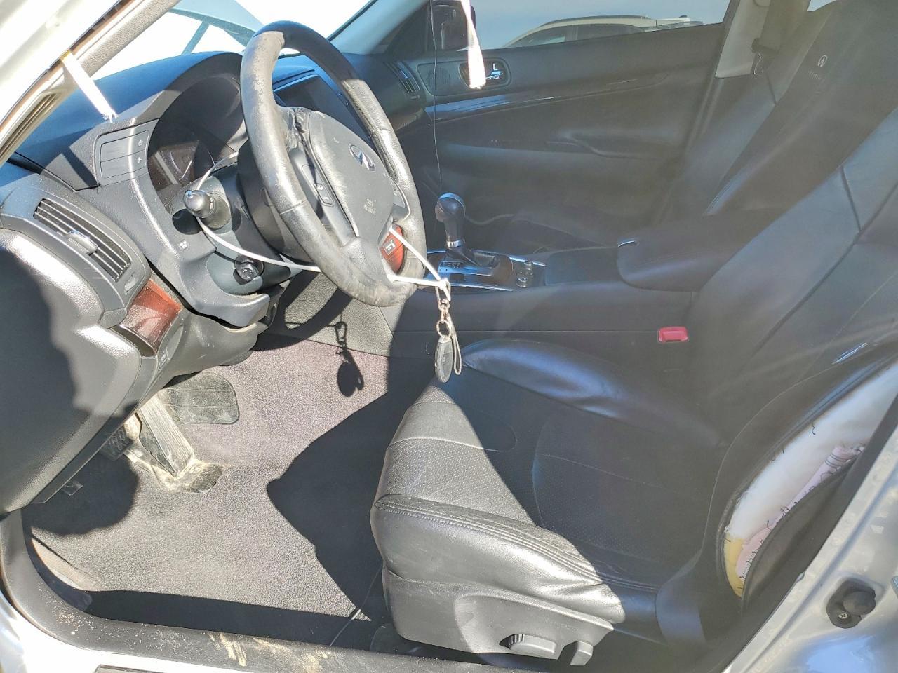 2011 Infiniti G37