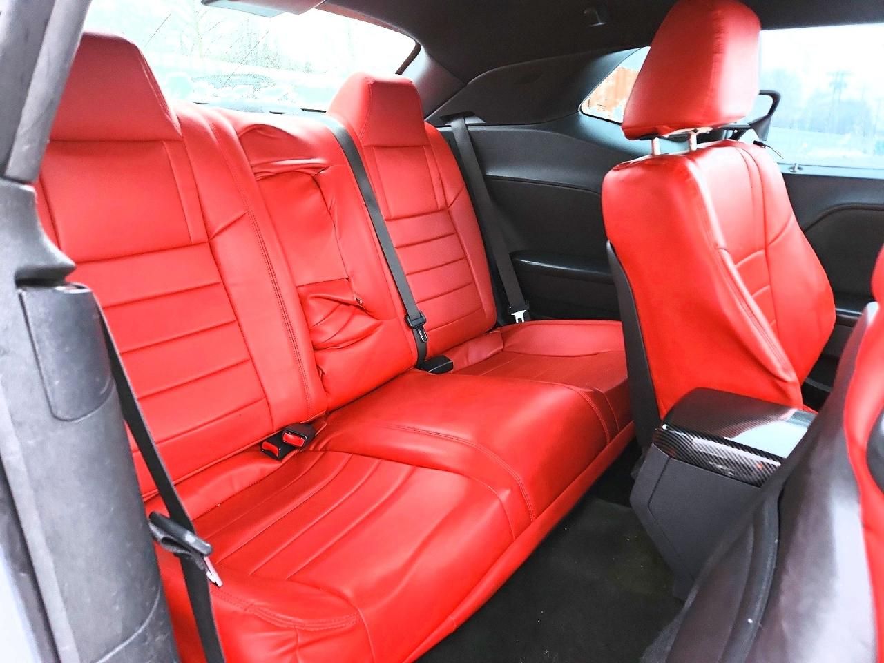 2014 Dodge Challenger sxt