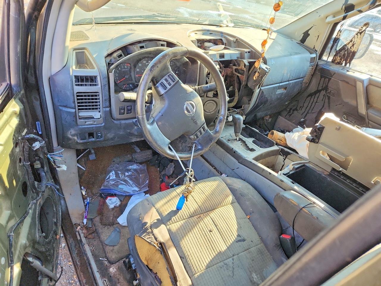 2004 Nissan Titan XE