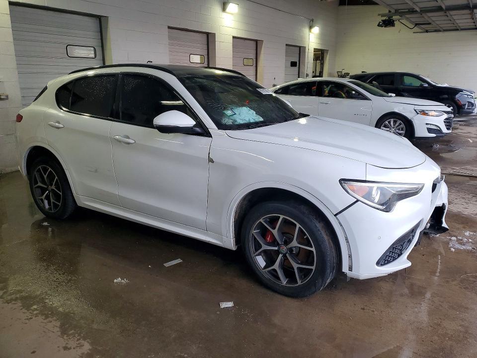 2020 Alfa Romeo Stelvio