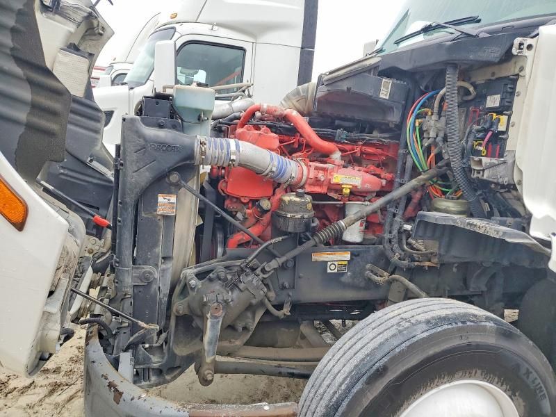 2016 Peterbilt 579 Semi Truck