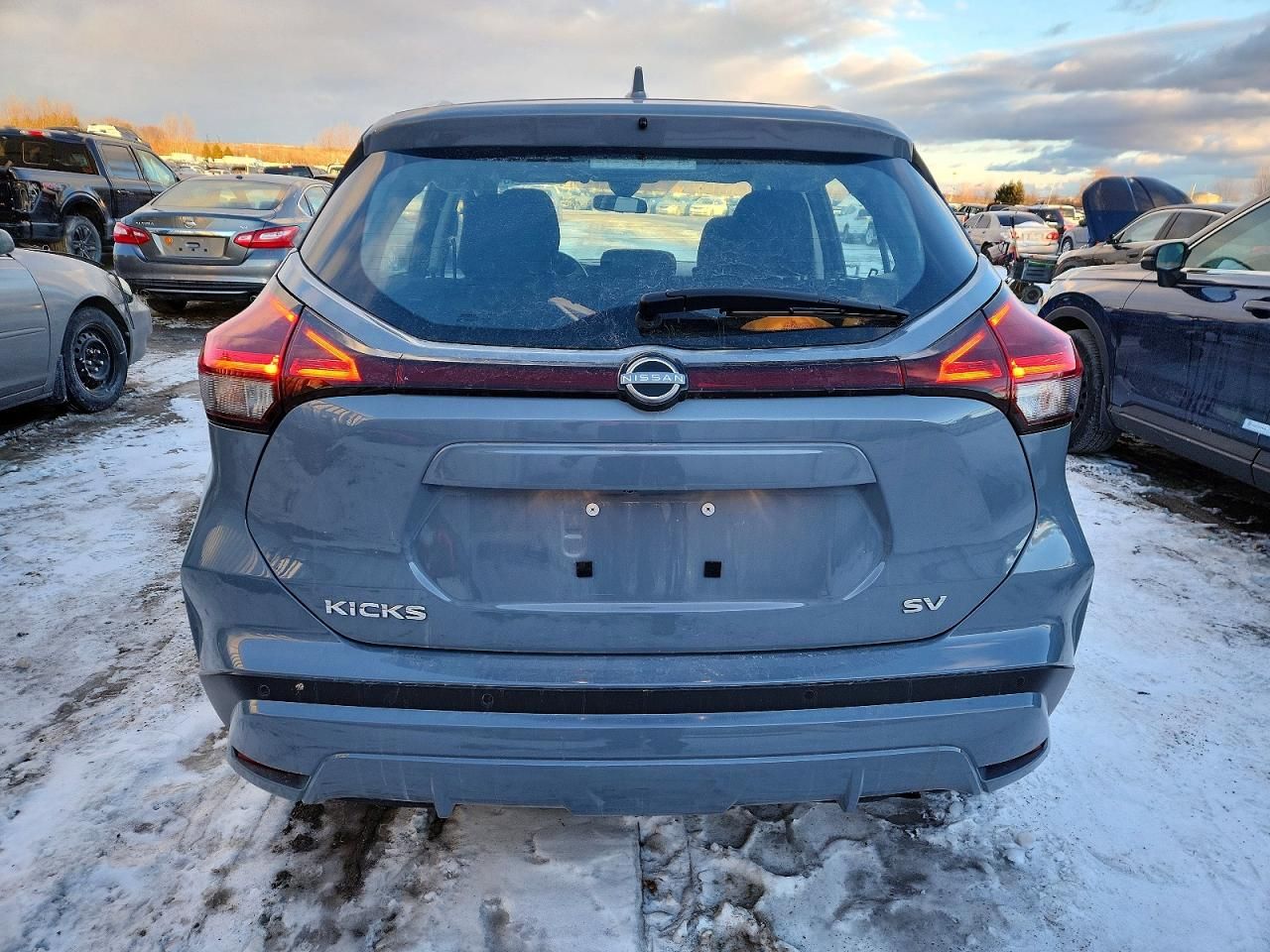 2023 Nissan Kicks sv