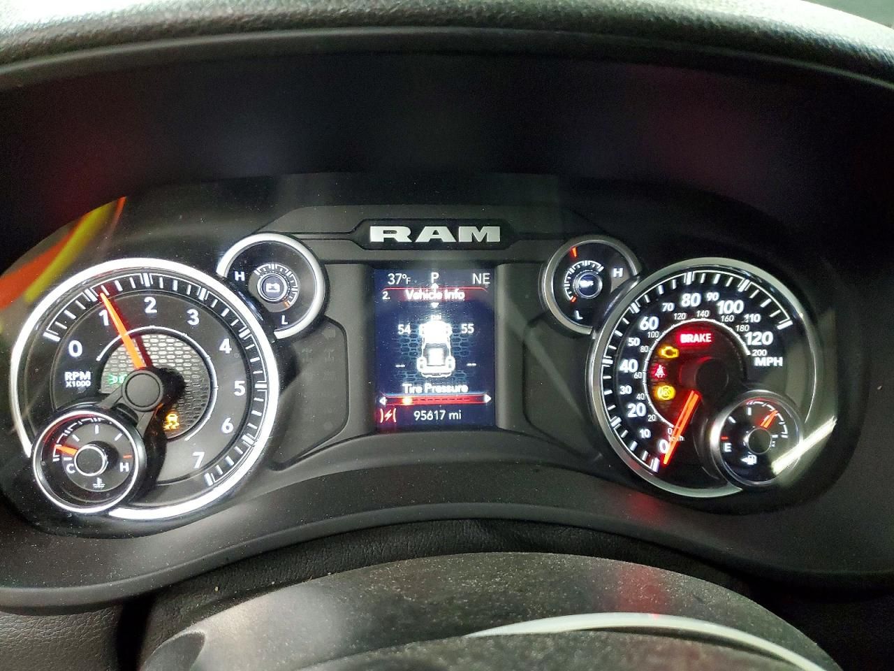 2022 Dodge Ram 2500 Tradesman 6.4l V8 4X4 8' box