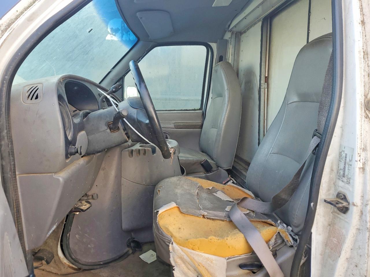 2000 Ford Econoline E350 Super Duty Cutaway Van