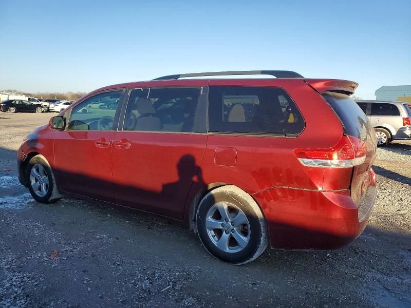 2014 Toyota Sienna le