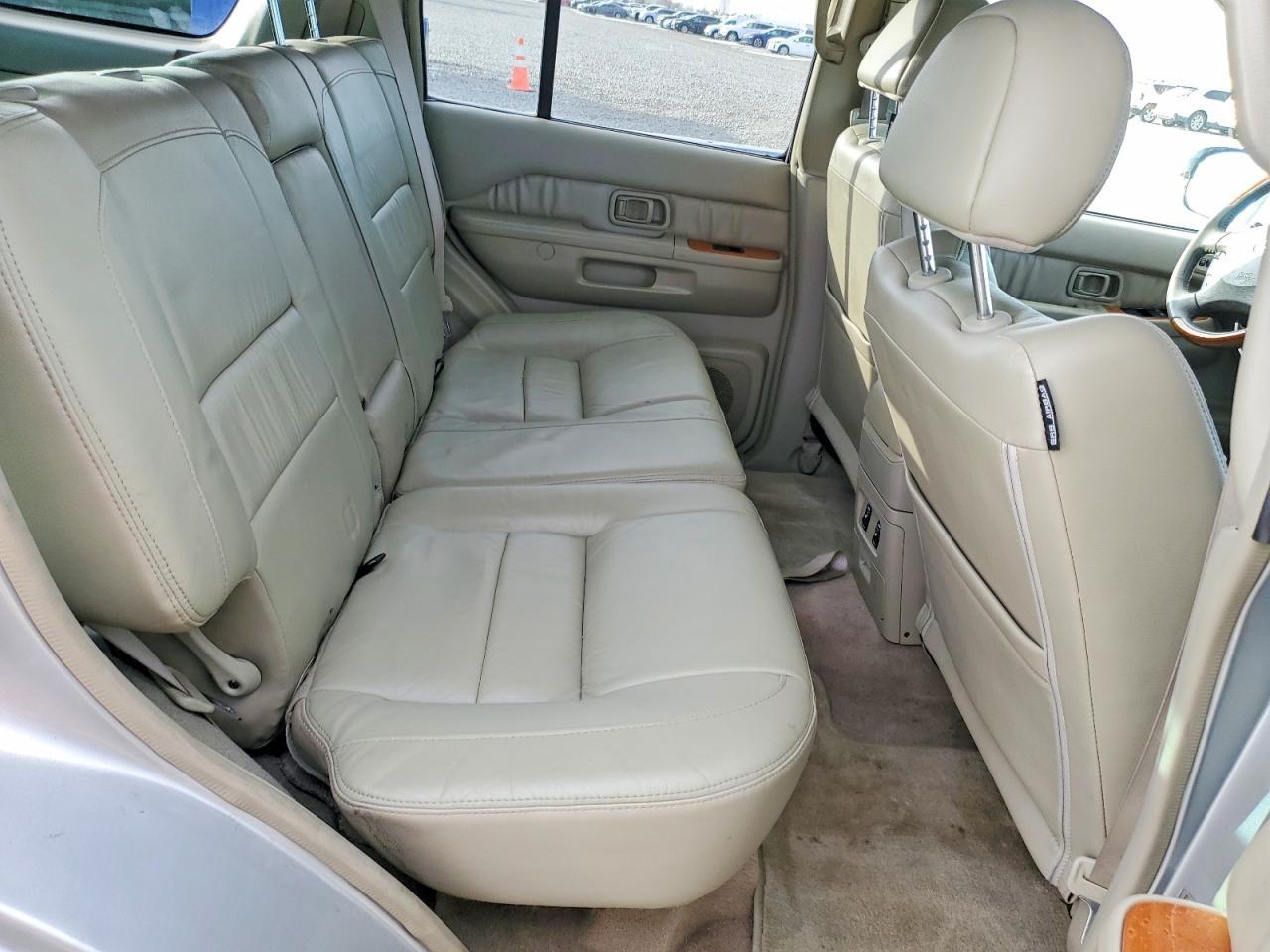 2003 Infiniti QX4