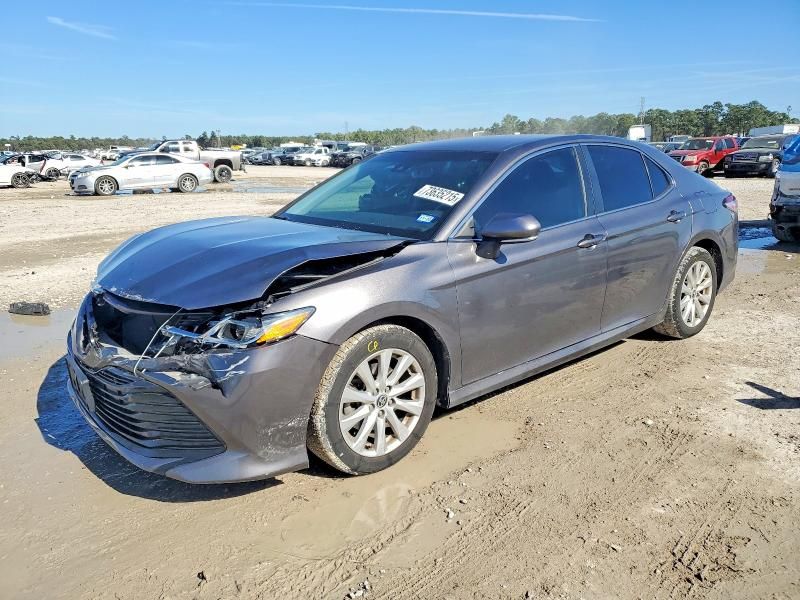 2020 Toyota Camry le