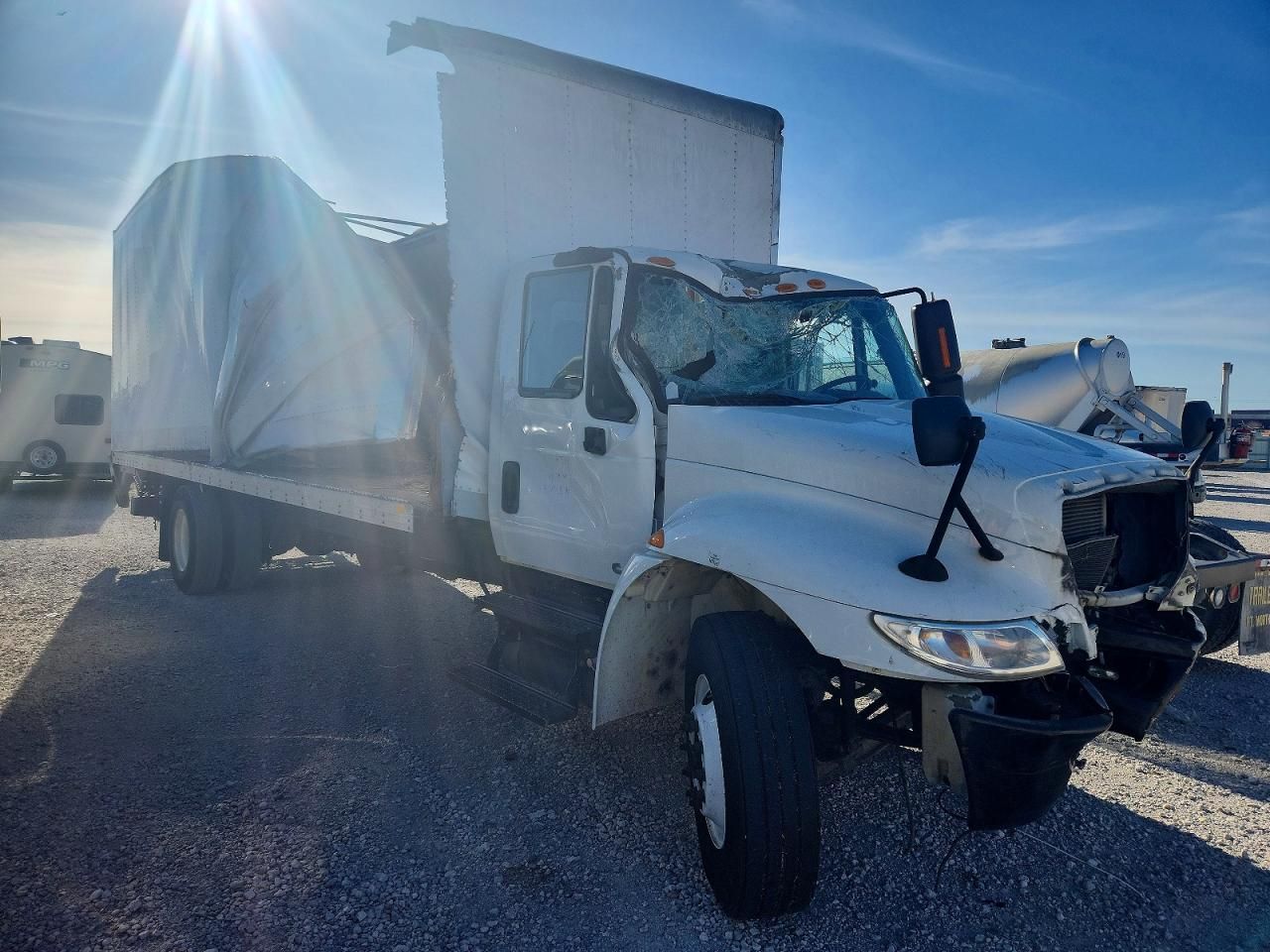 2018 International 4300 box Truck