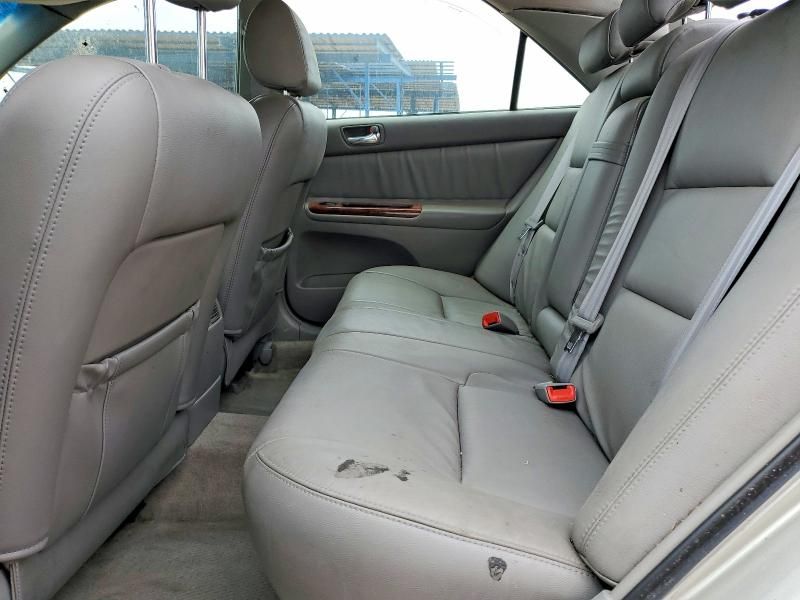 2005 Toyota Camry le