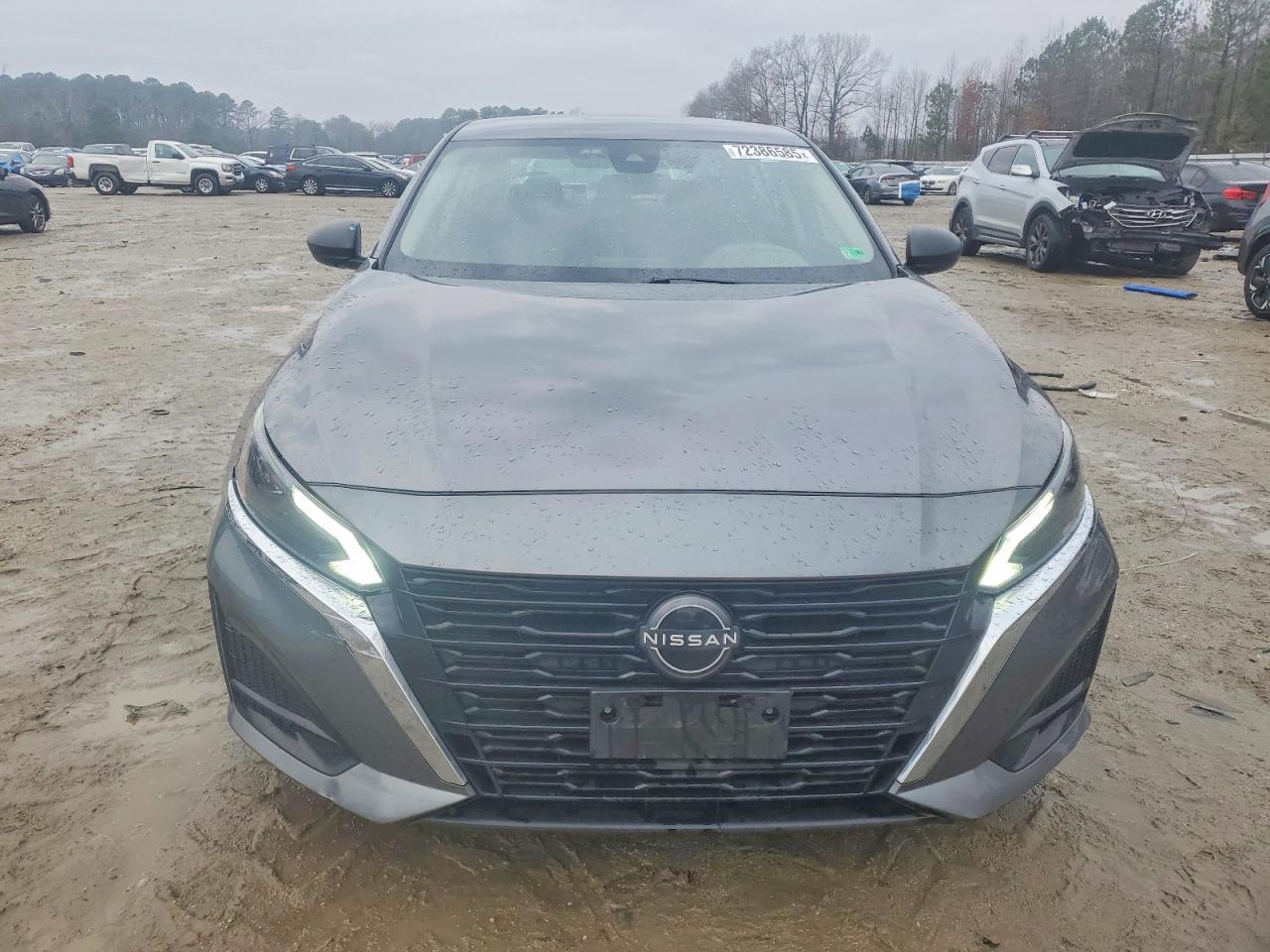 2024 Niss Altima s