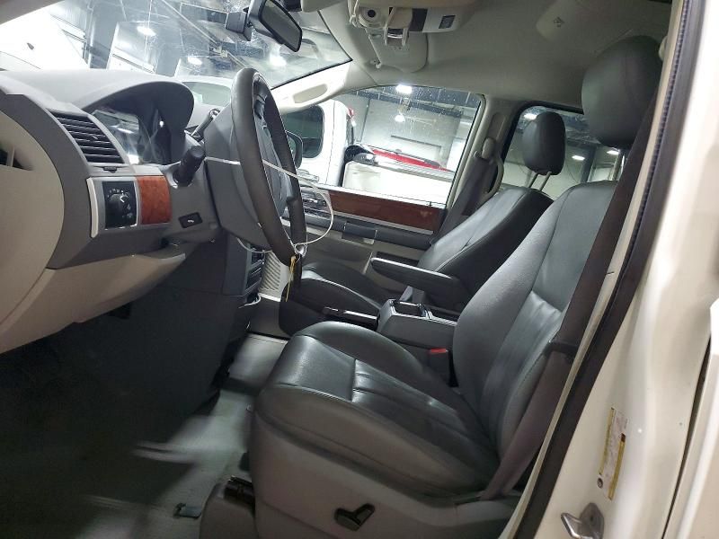 2009 Chrysler Town & Country Touring