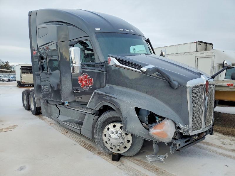 2024 Kenworth T680 Semi Truck