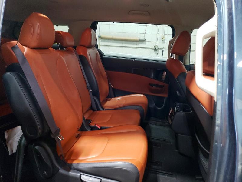 2022 KIA Carnival sx