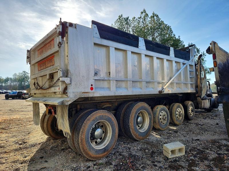 2017 Freightliner 114sd