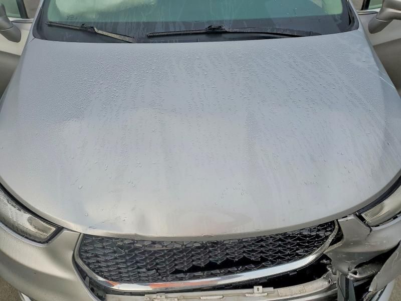 2021 Chrysler Pacifica Touring