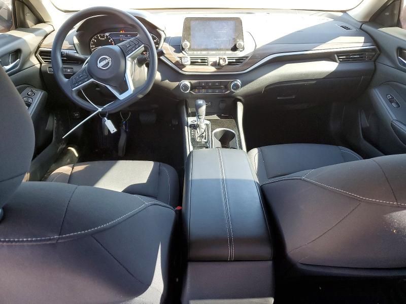 2024 Nissan Altima sv