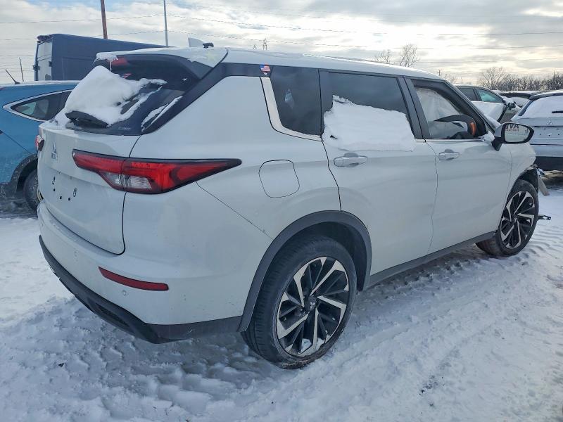 2022 Mitsubishi Outlander es