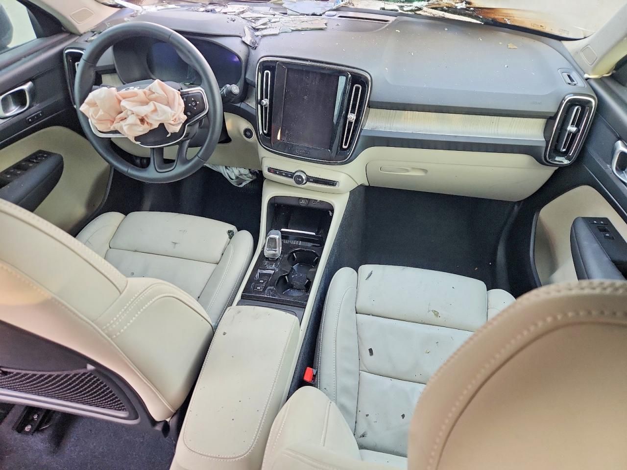 2024 Volvo Xc40 Plus