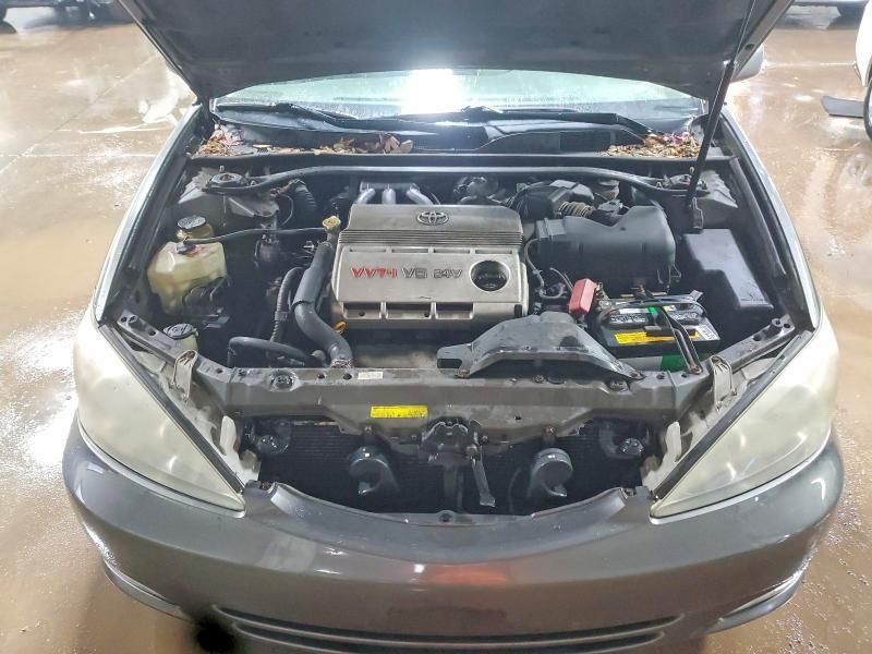 2004 Toyota Camry le