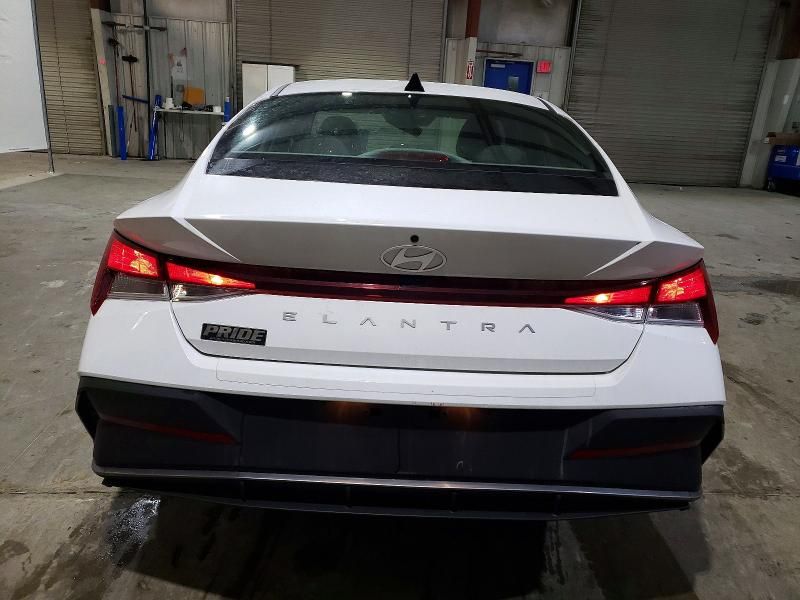 2024 Hyundai Elantra se