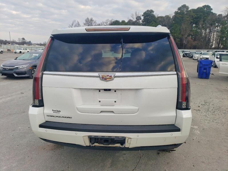 2017 Cadillac Escalade Luxury